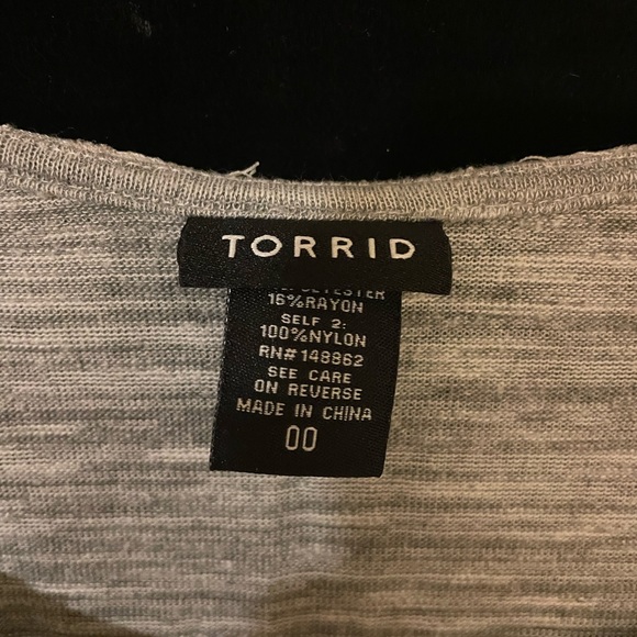 Torrid lace grey tshirt style - Picture 2 of 4